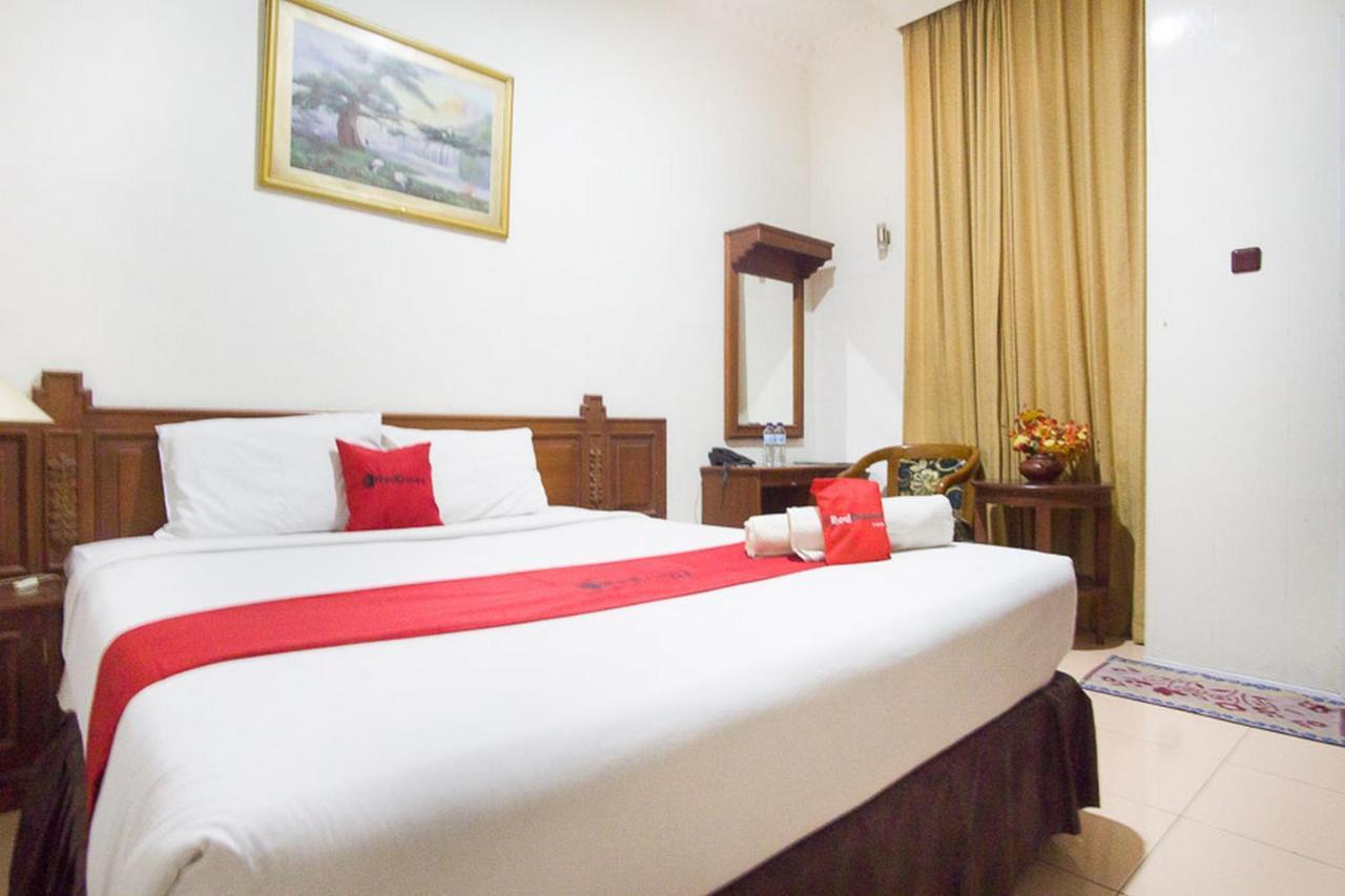 Reddoorz Near Pantai Falajawa Ternate Hotell Exteriör bild